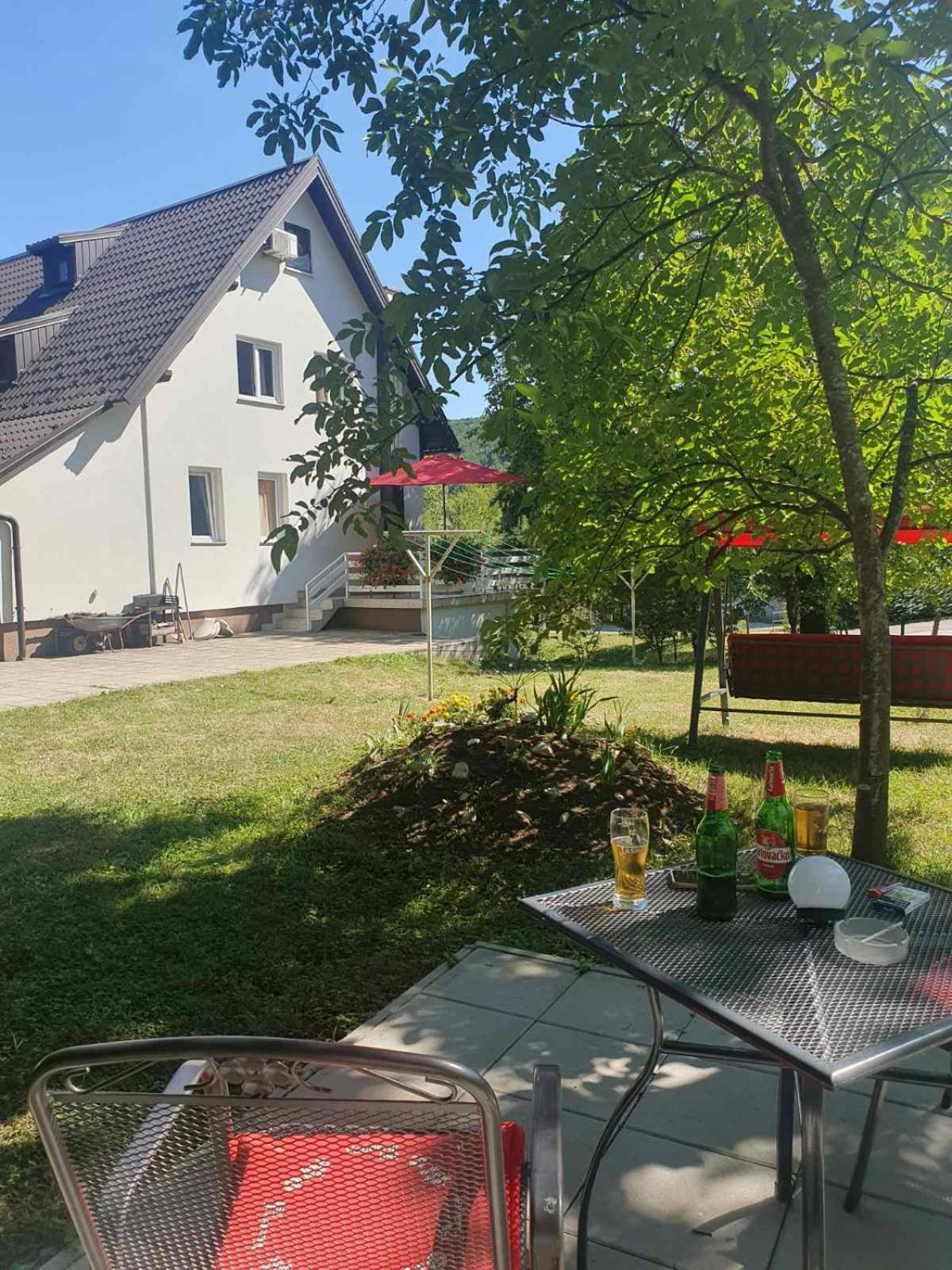 Guesthouse Nikola Plitvička Jezera المظهر الخارجي الصورة